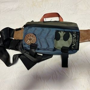 Heroes & Villains Star Wars Rebel Scum belt bag
